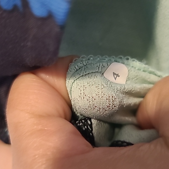 Lululemon No Limits Floral Print Bra Tank Top size 4 - Picture 6 of 6